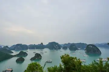 cave exploration in Ha Long
